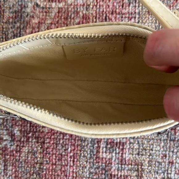 BY FAR Mini croc Rachel shoulder bag in Off-White - Picture 5 of 8